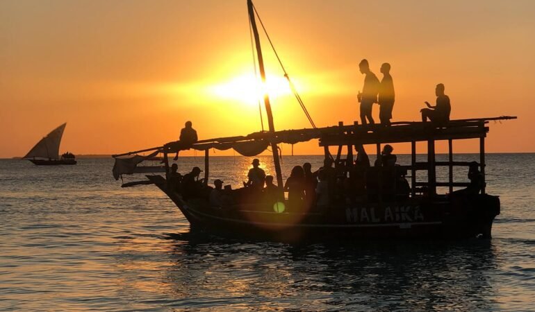 DHOW CRUISE SUNSET